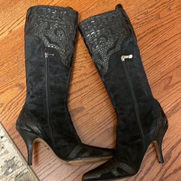 Black suede/crocodile look boots very unique! Size 9 1/2 - Picture 9 of 9